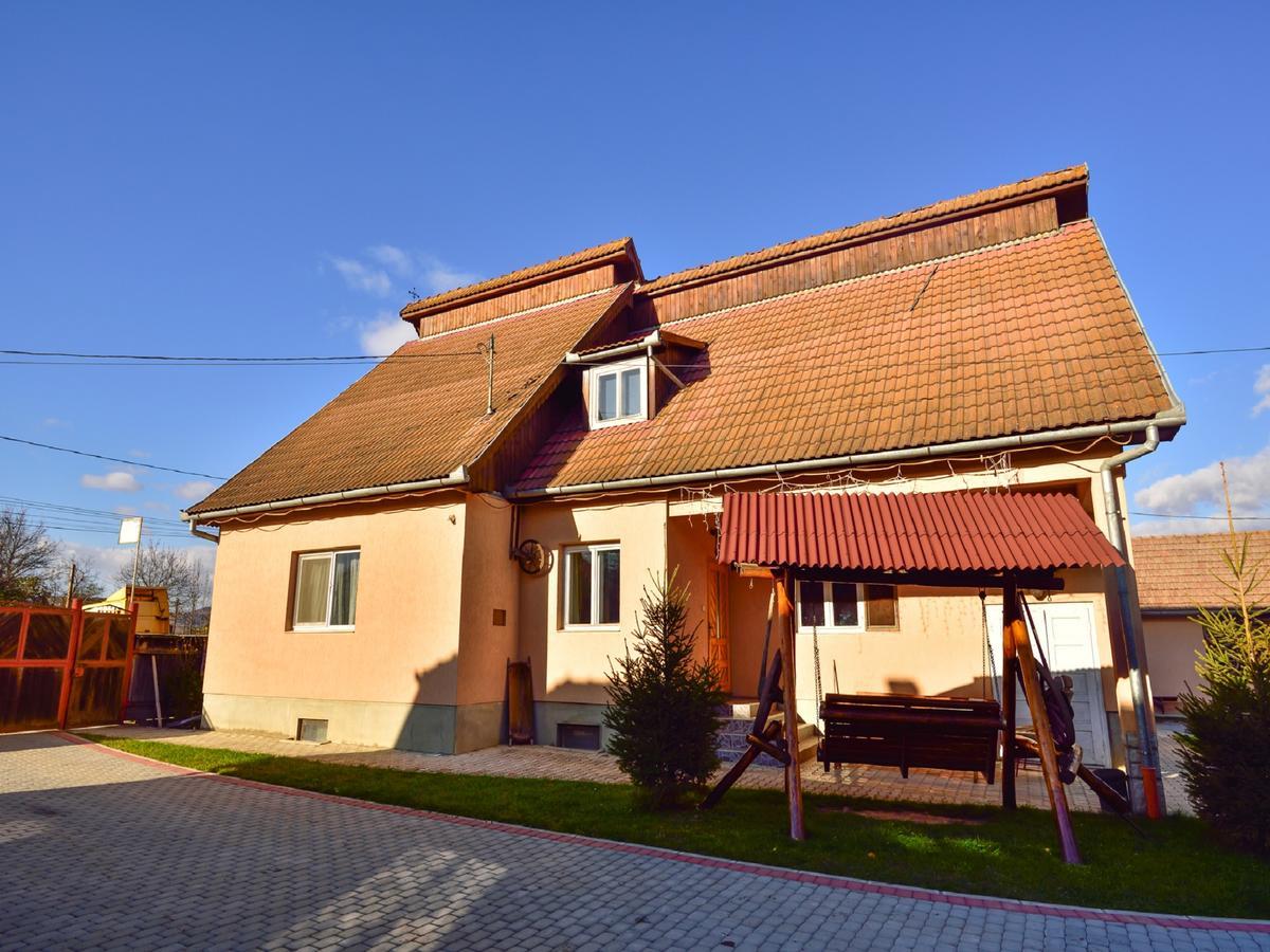 Gyongyvirag Panzio Turia Exterior foto